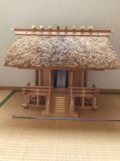 結構立派な伊勢伝統の茅葺き屋根神棚　伊勢神宮