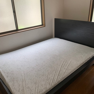 IKEAのセミダブルベッド