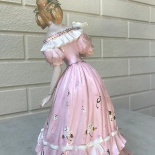 アンティークドール、ピンクの画像