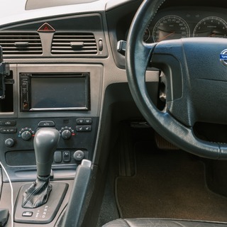 ボルボ　xc70　ブラックサファイアメタリックの画像