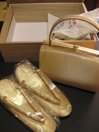 和装　バッグと草履のセット　金色　未使用新品