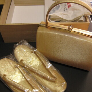 草履 と バッグ のセット 金色 木箱入り 送料込み　　未使用品 SOUBIEN（創美苑） 草履バッグセット 成人式 草履 バッグ 振袖