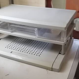 【全て無料】作用デスク(机)、PC用作業デスク、イケアの椅子。