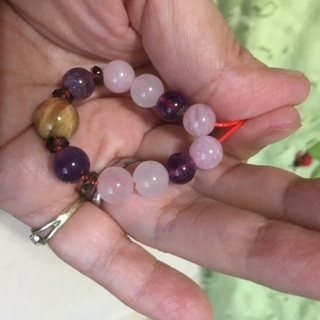 天然石のストラップを作ってください(＞人＜;)