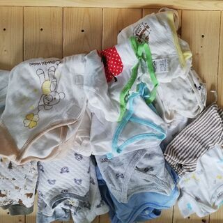 新生児～乳児　コンビやユニクロ服等　12点セット