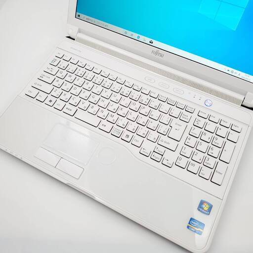富士通 Corei7 メモリ8GB SSD256GB ノートパソコン　office付き