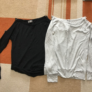 ラメ　肩出し　黒とシルバーのトップス