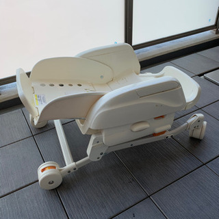 コンビ　ベビーベット兼用ベビーチェアの画像