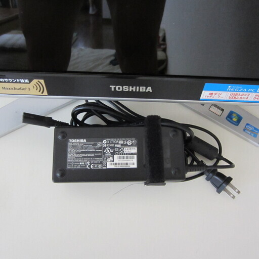 21.5型FHD液晶搭載一体型PC　東芝REGZAPC D711/T3EBを売ります。