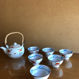 急須と湯のみ茶碗6個