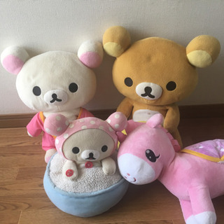 リラックマとコリラックマのぬいぐるみ