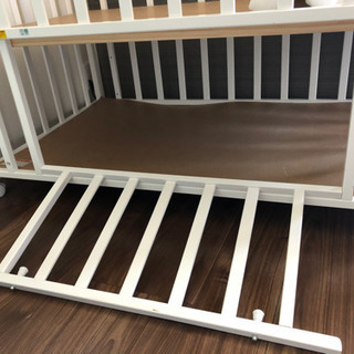 ベビーベッド　ホワイトの画像