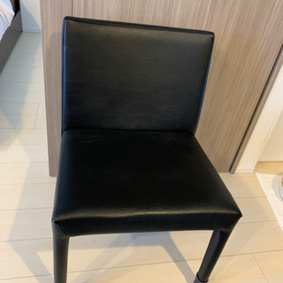 ダイニングテーブルの画像