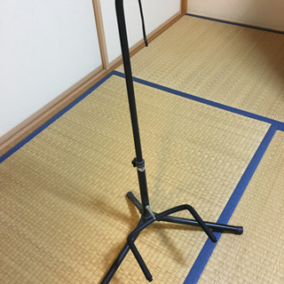 アコースティックギター & スタンドの画像