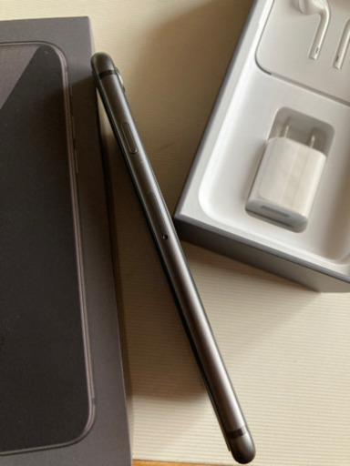 【美品】iPhone8 64GB SIMロック解除済み