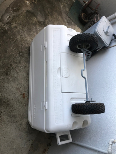 iglooタイヤ付きクーラーボックス