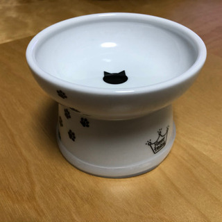 ネコ用食器３点セット（取り引き中。受付一旦終了します。）の画像