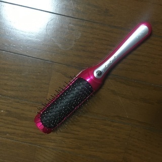 音波振動ヘアブラシ