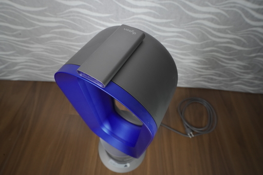 Dyson AM05 Hot + Cool ファンヒーター (Iron/Blue)