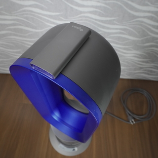Dyson AM05 Hot + Cool ファンヒーター (Iron/Blue)の画像