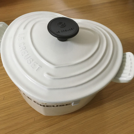 ル・クルーゼ ハート型鍋ホワイト