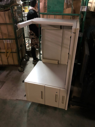 オフィス用品　事務机