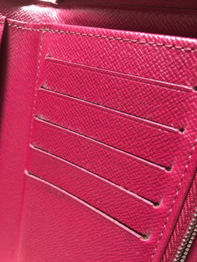 LOUIS VUITTON  ルイヴィトン　ラウンドファスナー　エピ　カーマイン  