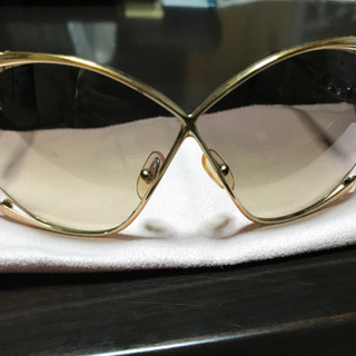 女性物のサングラスを差し上げます！