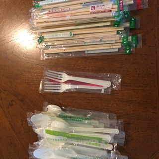 コンビニのスプーン、わりばし、フォーク