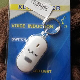 新品LEDキーファインダーロケーターキーチェーン紛失探し白または黒の画像