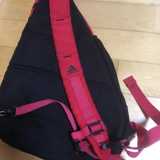 adidas リュックの画像