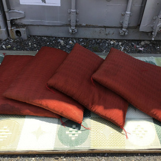 引渡済　中古　難あり座布団　4点セット