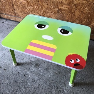 B0935　ガチャピン　折り畳みテーブル