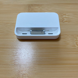haku iphone cover 0.5mm ステンレスカバー　とApple 純正dockingの画像