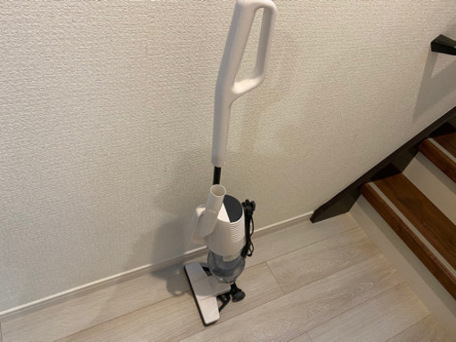 スタンディングサイクロン掃除機