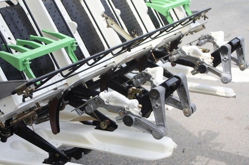 【SOLD OUT】ヤンマ 乗用 田植機 4条植 Pe-1X 4馬力 リコイル すこやか【農機具でっく】【福岡】【田植機】