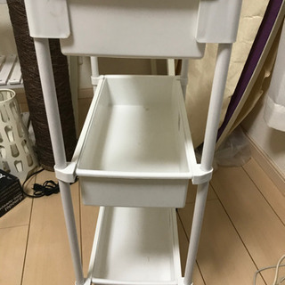 収納棚3段(2・3段目は引き出し式)の画像