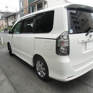 平成２０年　ヴォクシーZS　左パワスラドア・純ナビ・地デジTV・ETC　車検３年６月　の画像