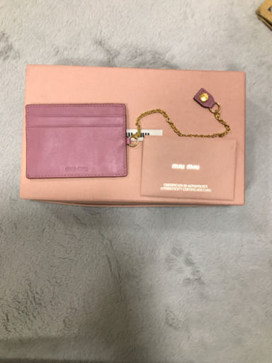 miumiuカードケース　新品未使用　本物証明つき