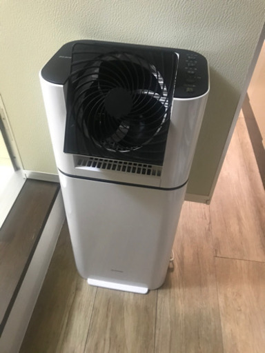 除湿機　アイリスオーヤマ　衣類乾燥機　IDJ150