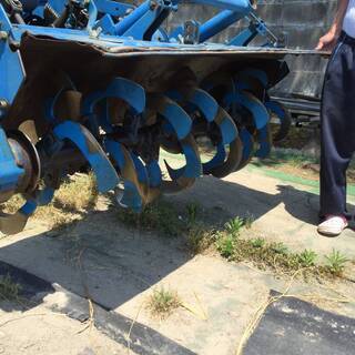 井関農機（イセキ）　トラクタ「TS2510」 2WD 25馬力の画像