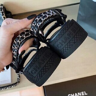 新品 シャネル サンダル ブラックの画像