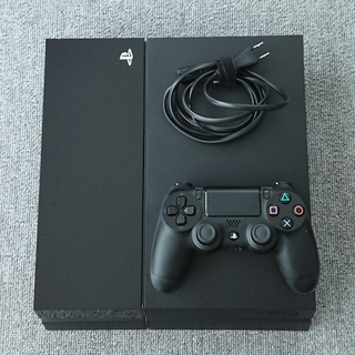 PlayStation4(ジェット・ブラック)CUH-1100A + コントローラー