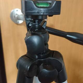 決まりました　水平器付き　カメラ・ビデオカメラ　軽量アルミ三脚　収納袋付きの画像