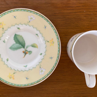 NARUMI  小柄が可愛い　週末のデミカップ＆ソーサー　1客の画像