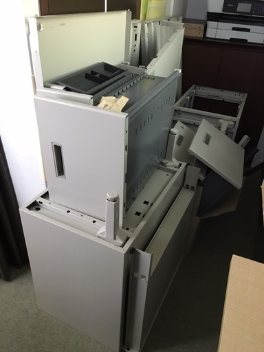 オフィスデスク　事務机　スチール机  100CG-856N 1台　片袖デスクパネル付