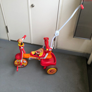 アンパンマンの三輪車の画像
