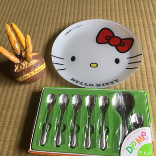 バターナイフ、スプーン、お皿