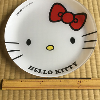 バターナイフ、スプーン、お皿の画像