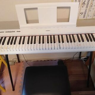 （引取のみ）電子ピアノ　ヤマハ　piaggero NP-12 シール跡など難ありの画像